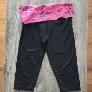 PINK Victoria's Secret Camouflage Pink and Black Crop Leggings